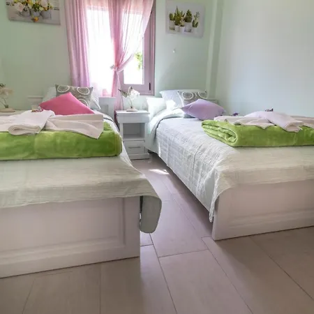 Jodi Сasa de vacaciones Pitsidia